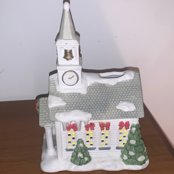 PartyLite Festive Church with Red Door and Green Accents - Picture 2 of 11